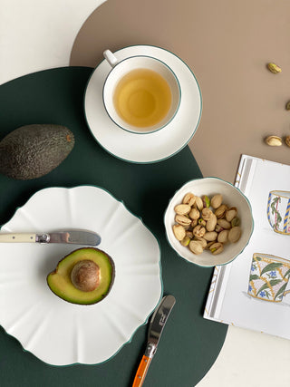 Deco Oval Placemats Milky Brown & Green Lifestyle Photo