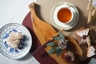 Deco Oval Placemats Milky Brown & Burgundy Lifestyle Photo